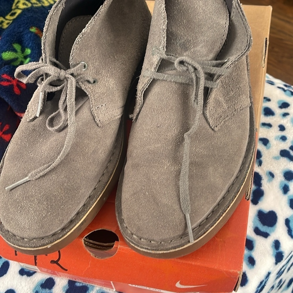 Grey chukka suede Clark boot - Picture 5 of 6